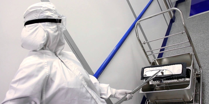 cleanroom-cleaning-mop